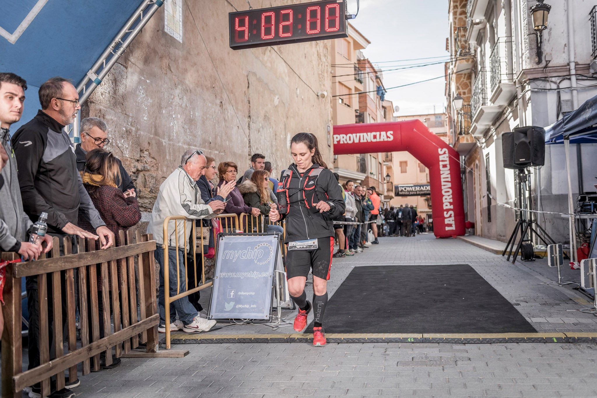 Galería de fotos de la llegada a meta de la carrera de 15 kilómetros del Trail de Montanejos 2018