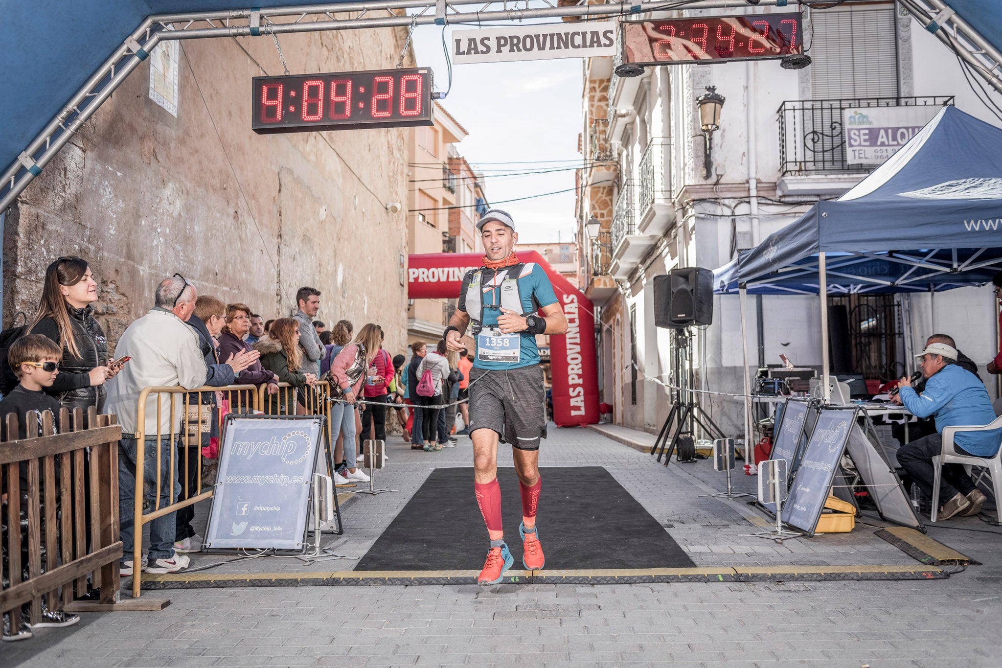 Galería de fotos de la llegada a meta de la carrera de 15 kilómetros del Trail de Montanejos 2018