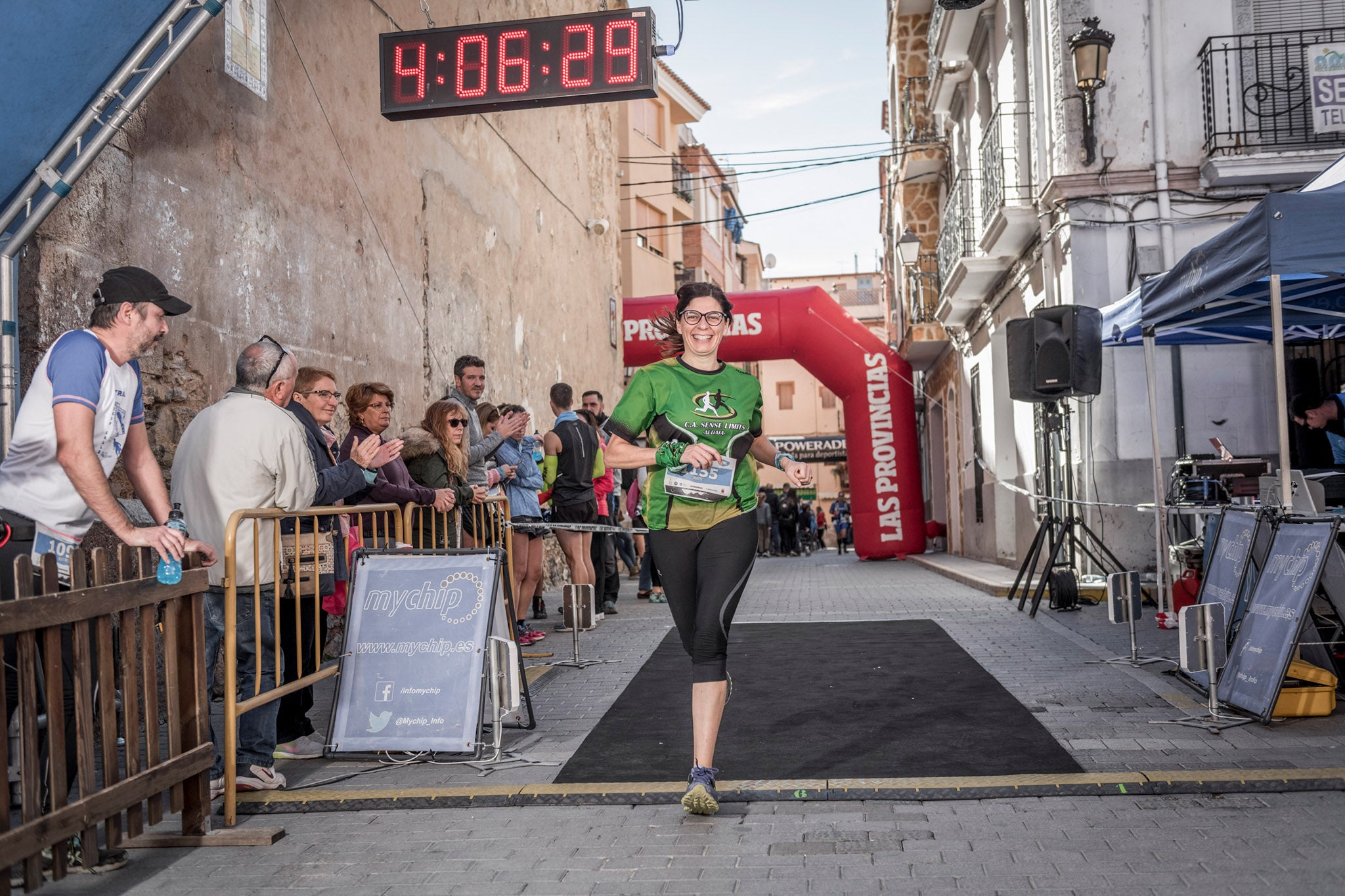 Galería de fotos de la llegada a meta de la carrera de 15 kilómetros del Trail de Montanejos 2018