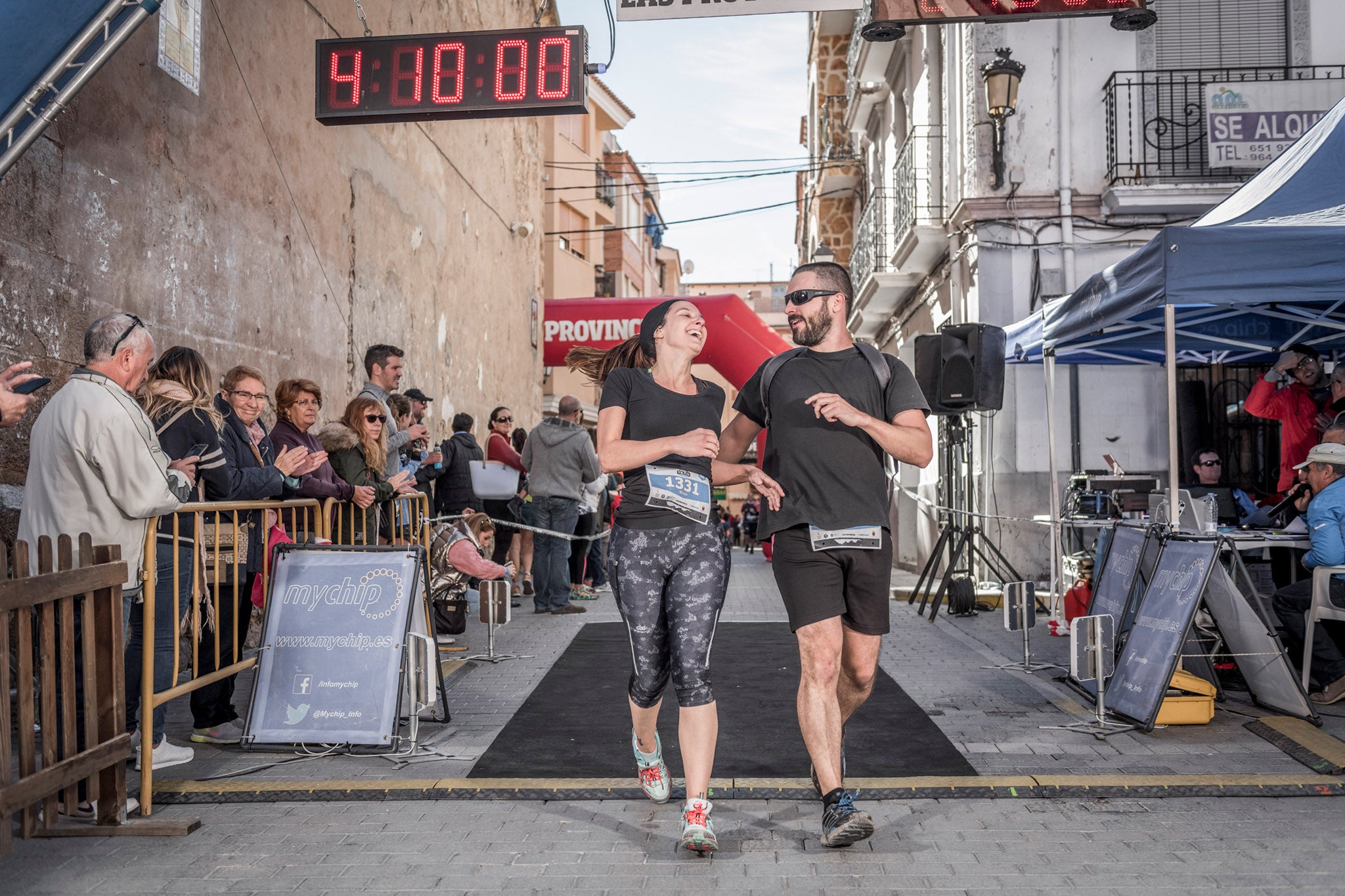 Galería de fotos de la llegada a meta de la carrera de 15 kilómetros del Trail de Montanejos 2018