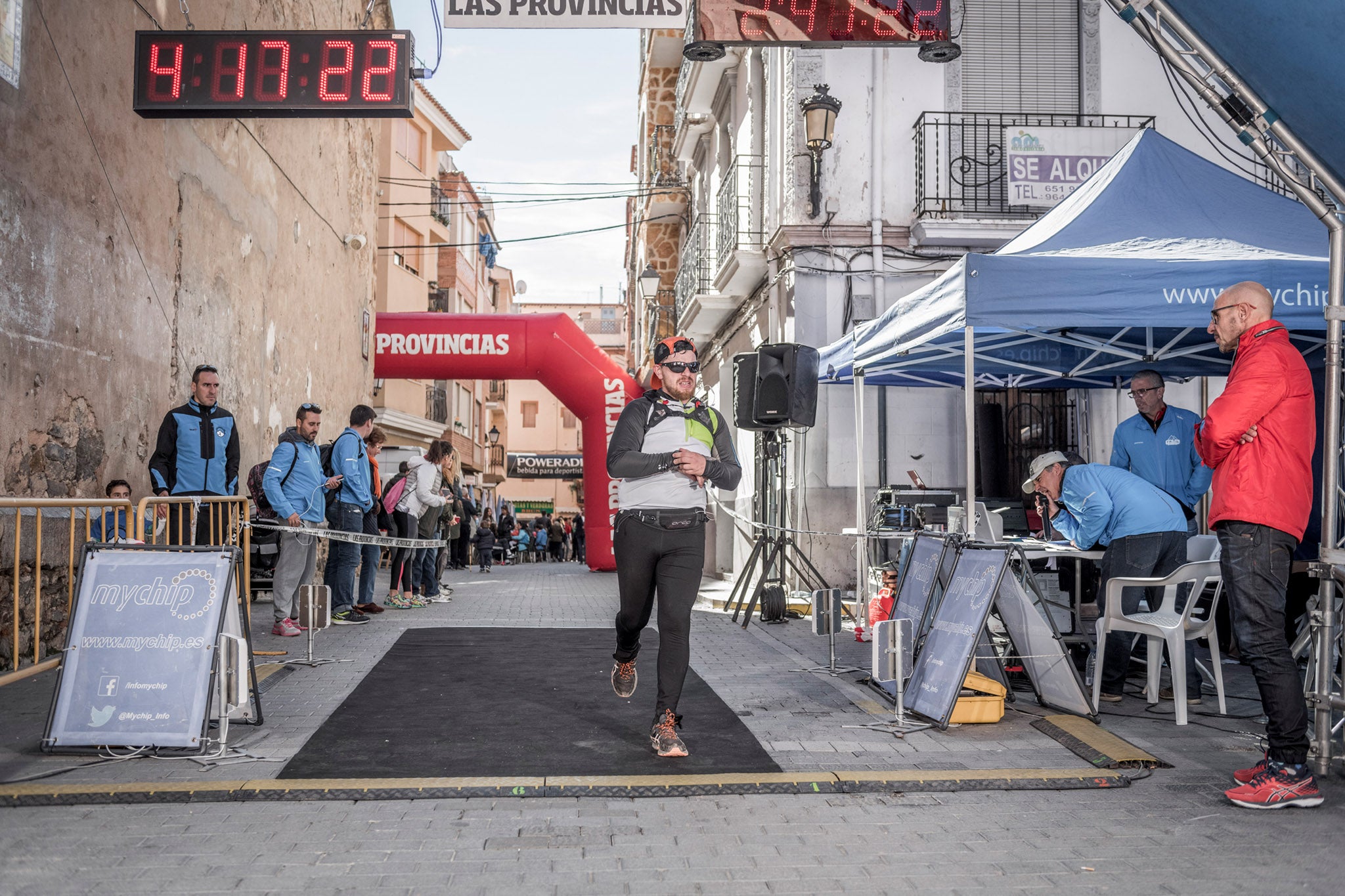 Galería de fotos de la llegada a meta de la carrera de 15 kilómetros del Trail de Montanejos 2018