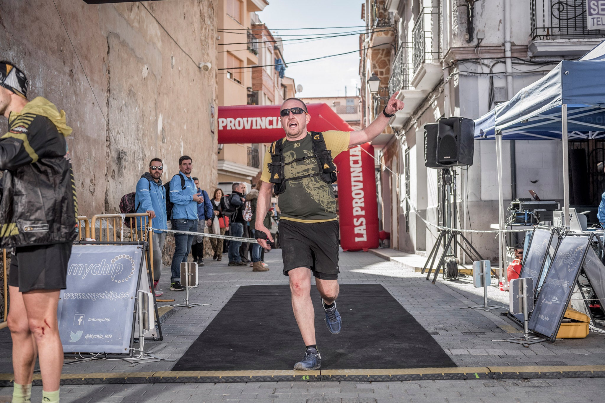 Galería de fotos de la llegada a meta de la carrera de 15 kilómetros del Trail de Montanejos 2018