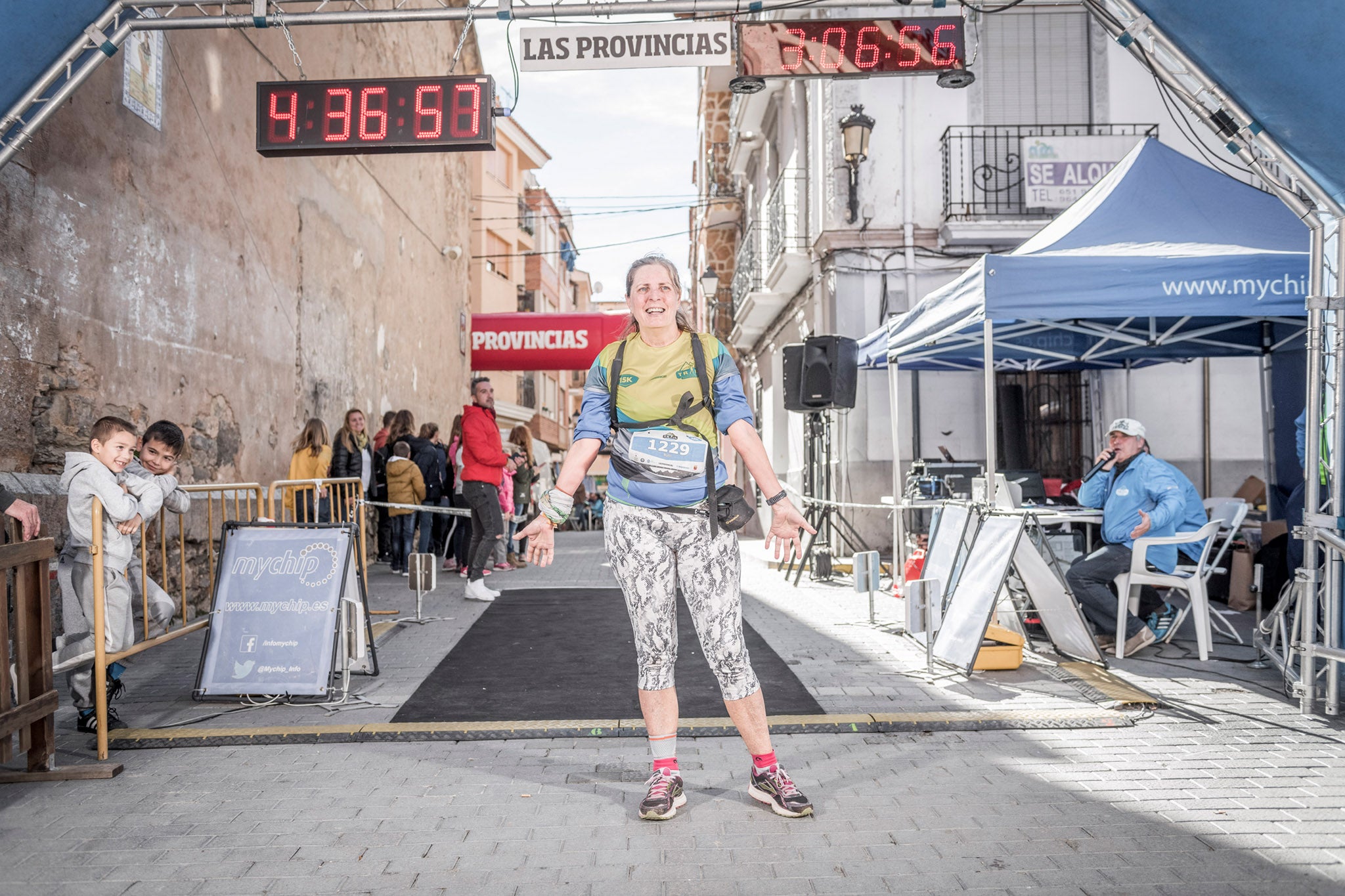 Galería de fotos de la llegada a meta de la carrera de 15 kilómetros del Trail de Montanejos 2018