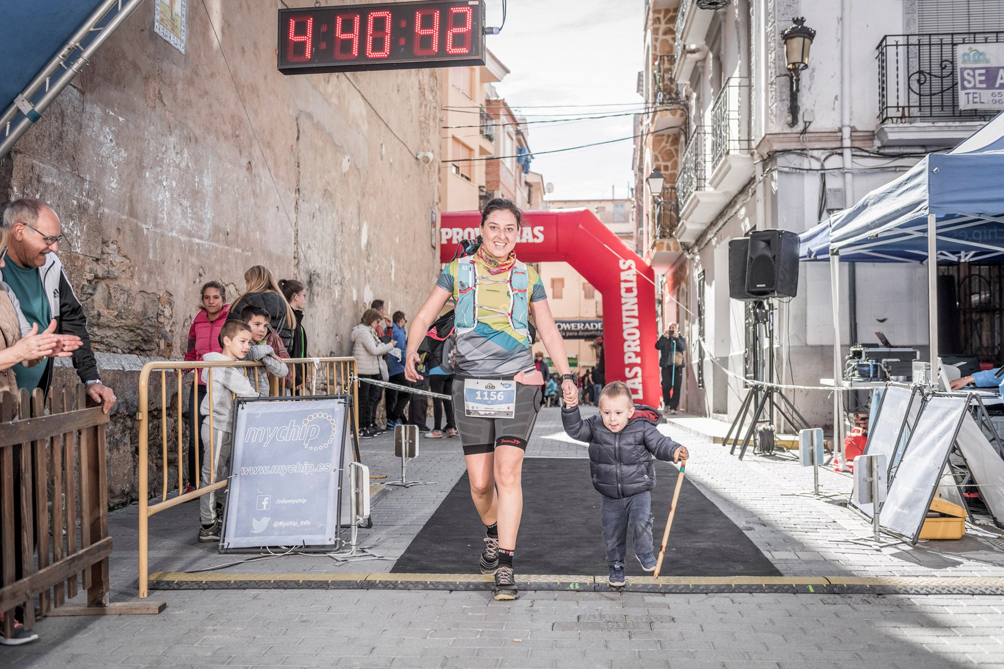 Galería de fotos de la llegada a meta de la carrera de 15 kilómetros del Trail de Montanejos 2018