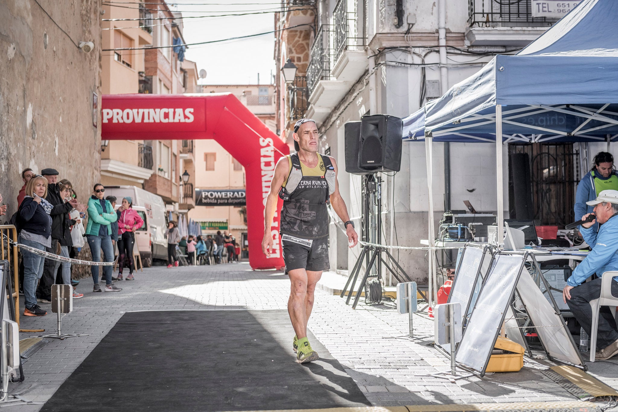 Galería de fotos de la llegada a meta de la carrera de 15 kilómetros del Trail de Montanejos 2018