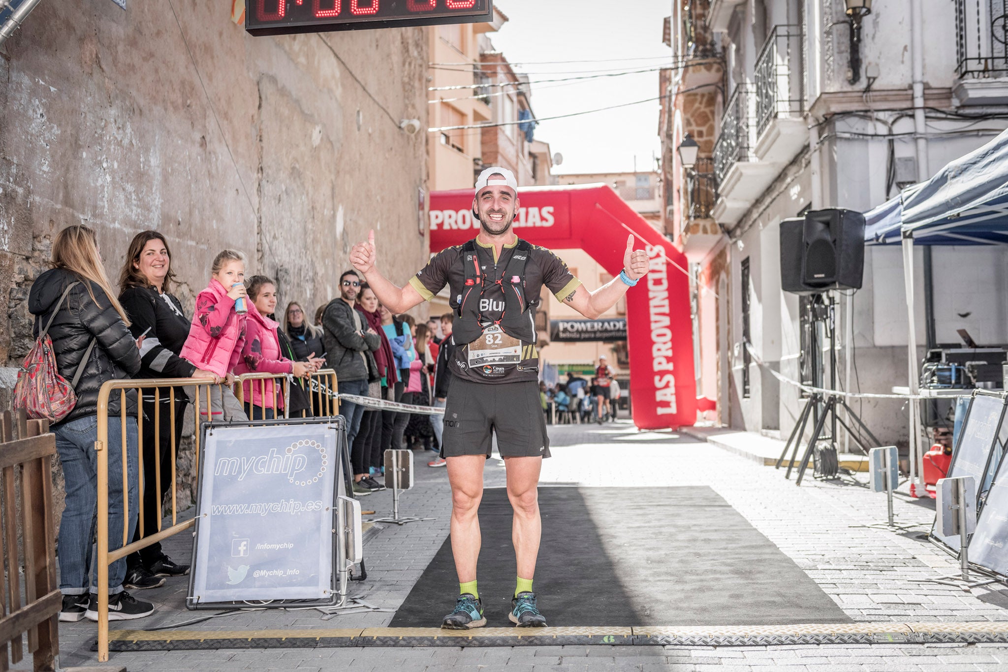 Galería de fotos de la llegada a meta de la carrera de 15 kilómetros del Trail de Montanejos 2018