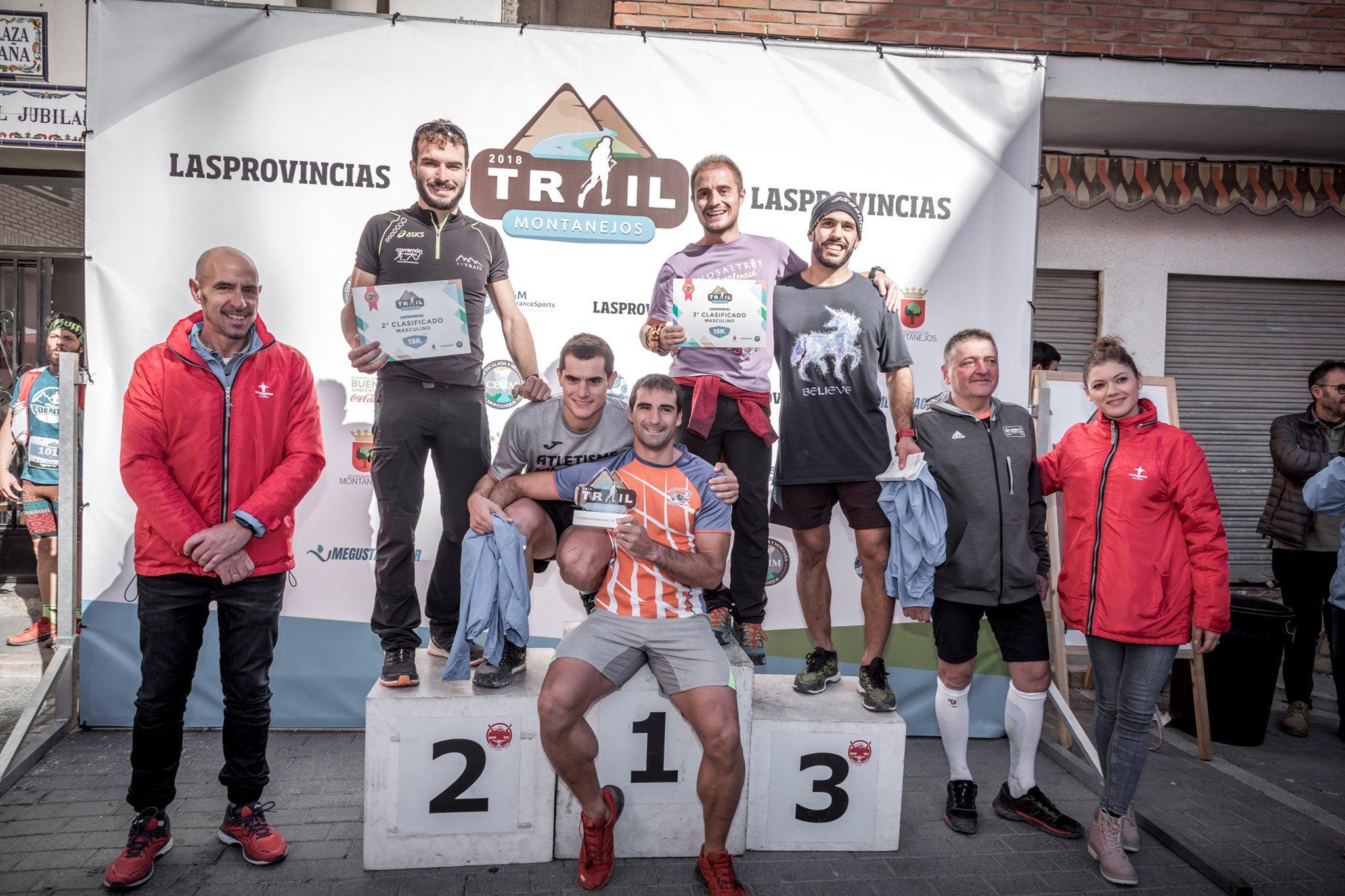 Galería de fotos de la llegada a meta de la carrera de 15 kilómetros del Trail de Montanejos 2018