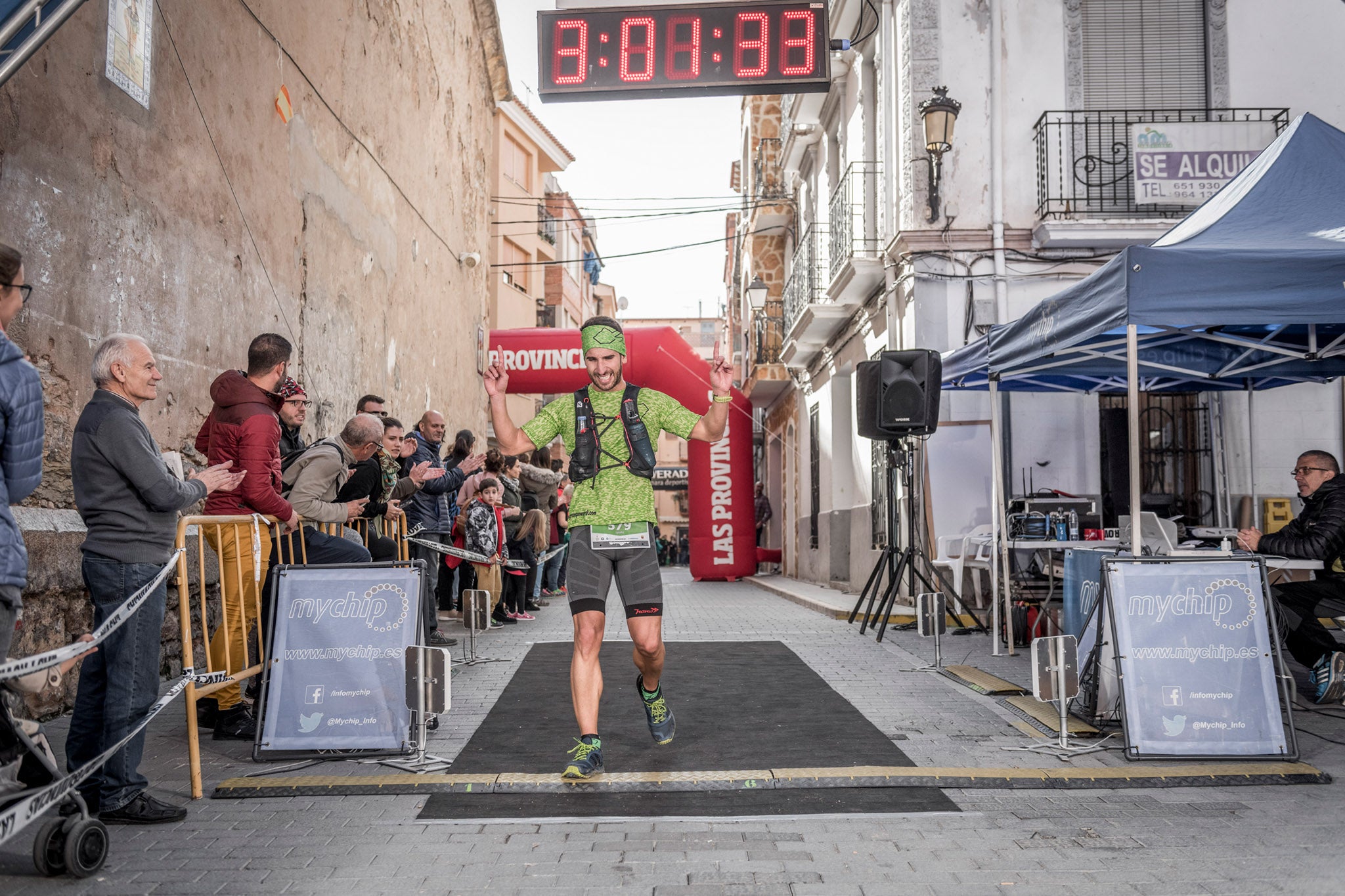 Galería de fotos de la llegada a meta de la carrera de 30 kilómetros del Trail de Montanejos 2018