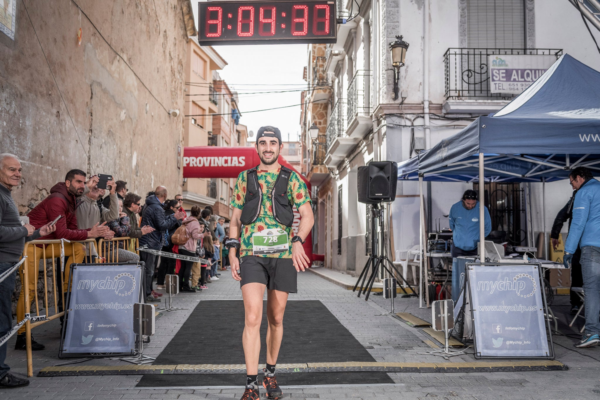 Galería de fotos de la llegada a meta de la carrera de 30 kilómetros del Trail de Montanejos 2018