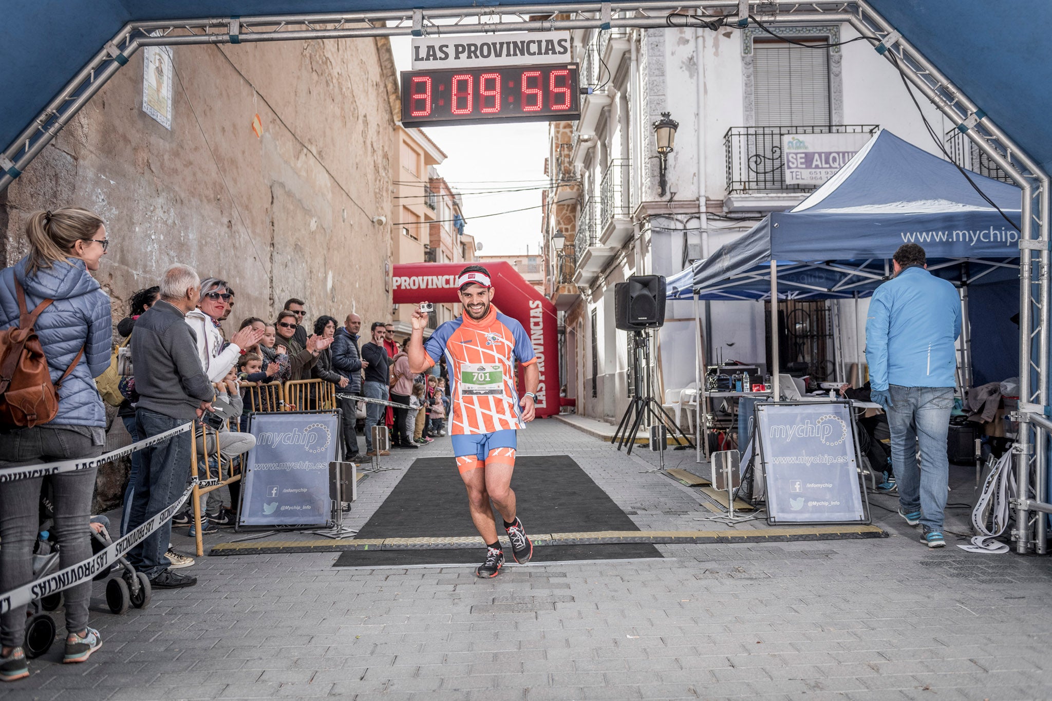 Galería de fotos de la llegada a meta de la carrera de 30 kilómetros del Trail de Montanejos 2018