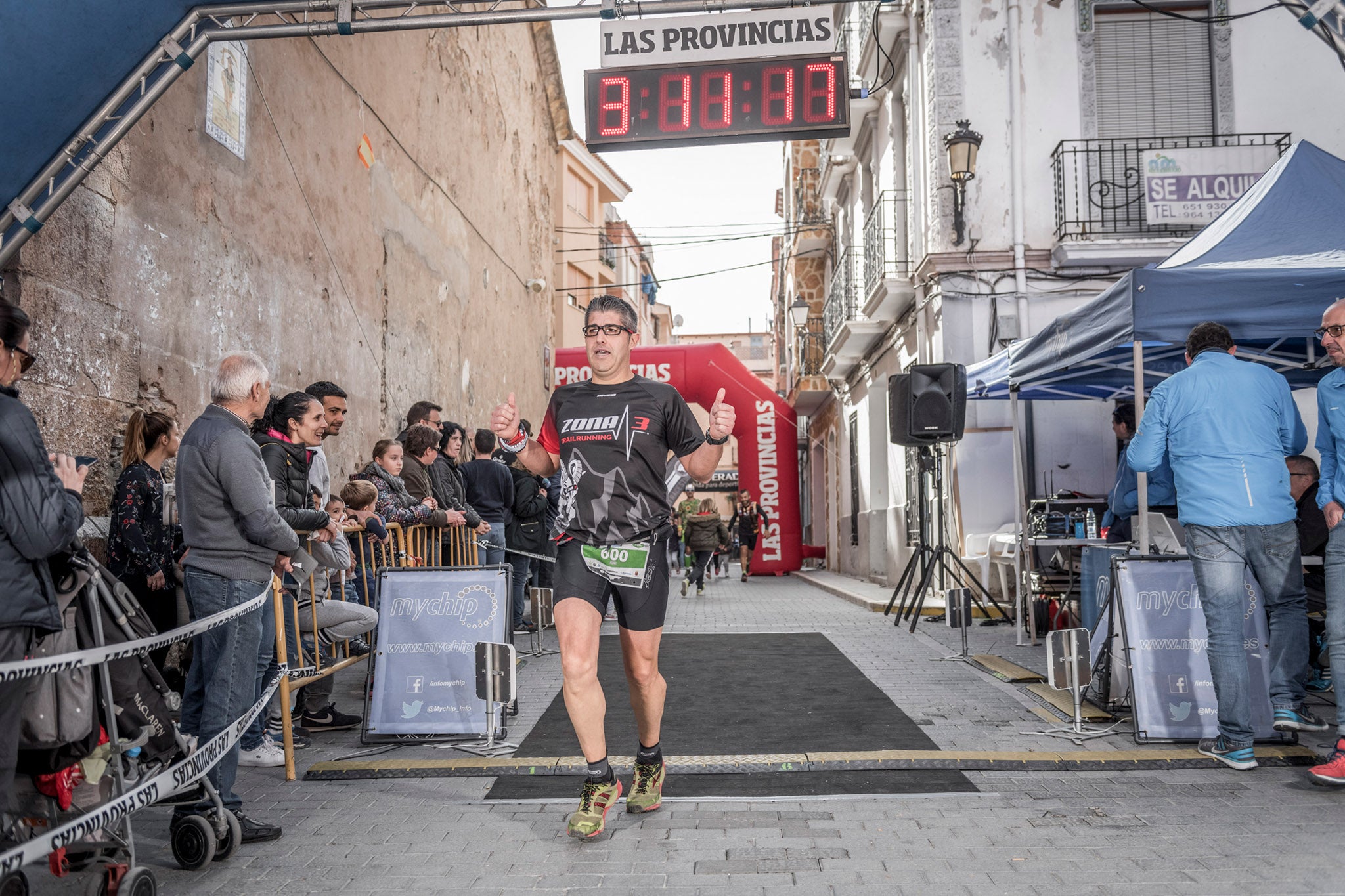 Galería de fotos de la llegada a meta de la carrera de 30 kilómetros del Trail de Montanejos 2018