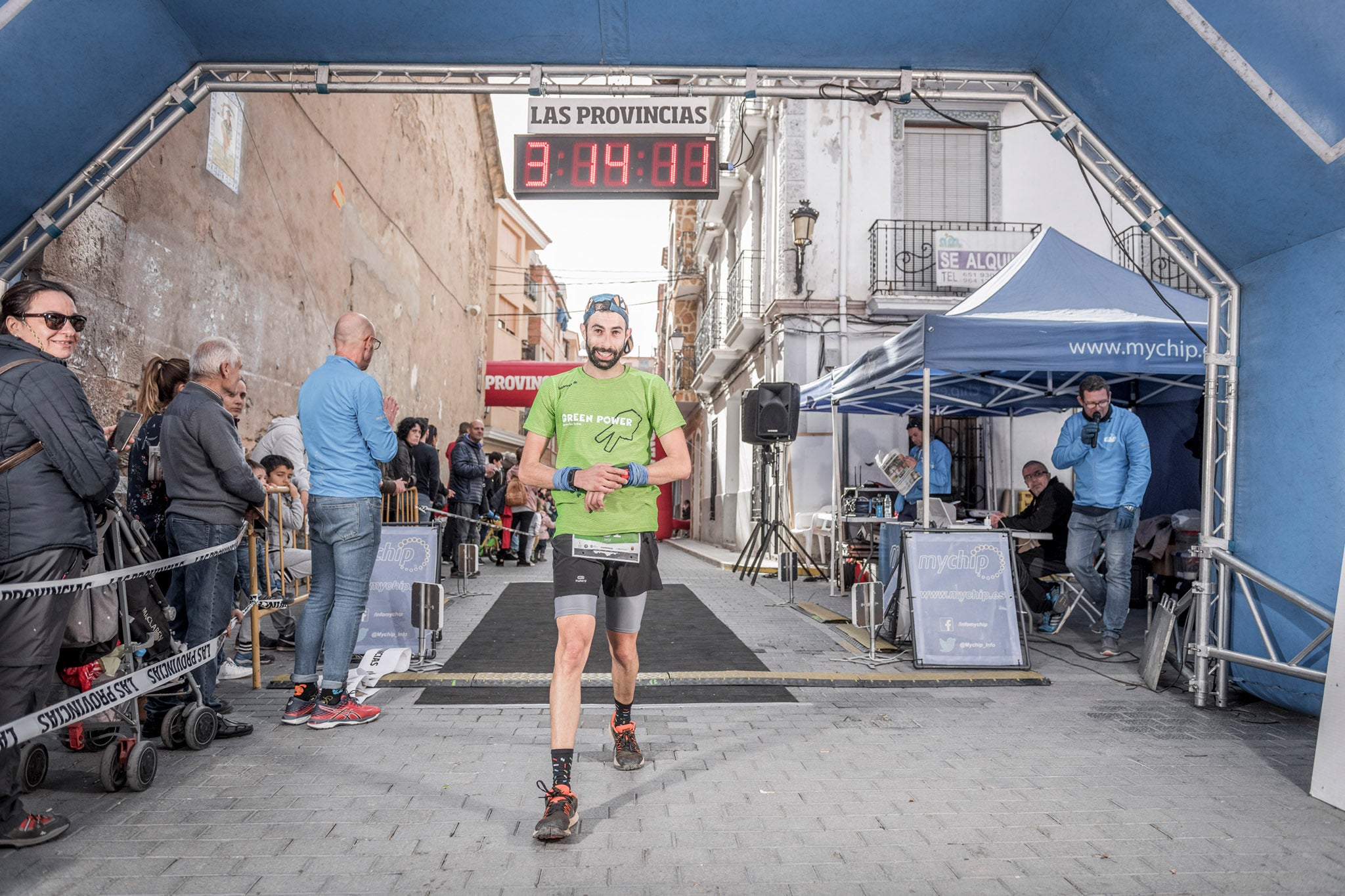 Galería de fotos de la llegada a meta de la carrera de 30 kilómetros del Trail de Montanejos 2018