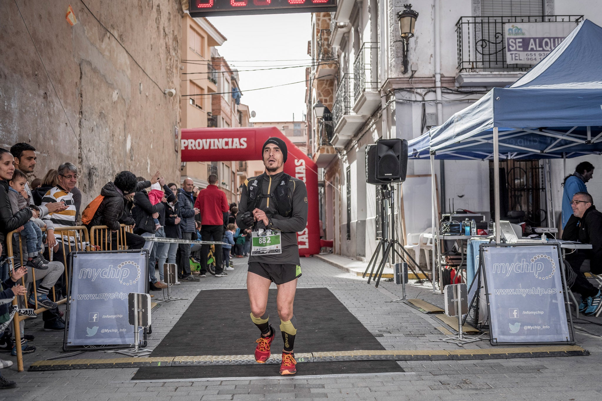 Galería de fotos de la llegada a meta de la carrera de 30 kilómetros del Trail de Montanejos 2018