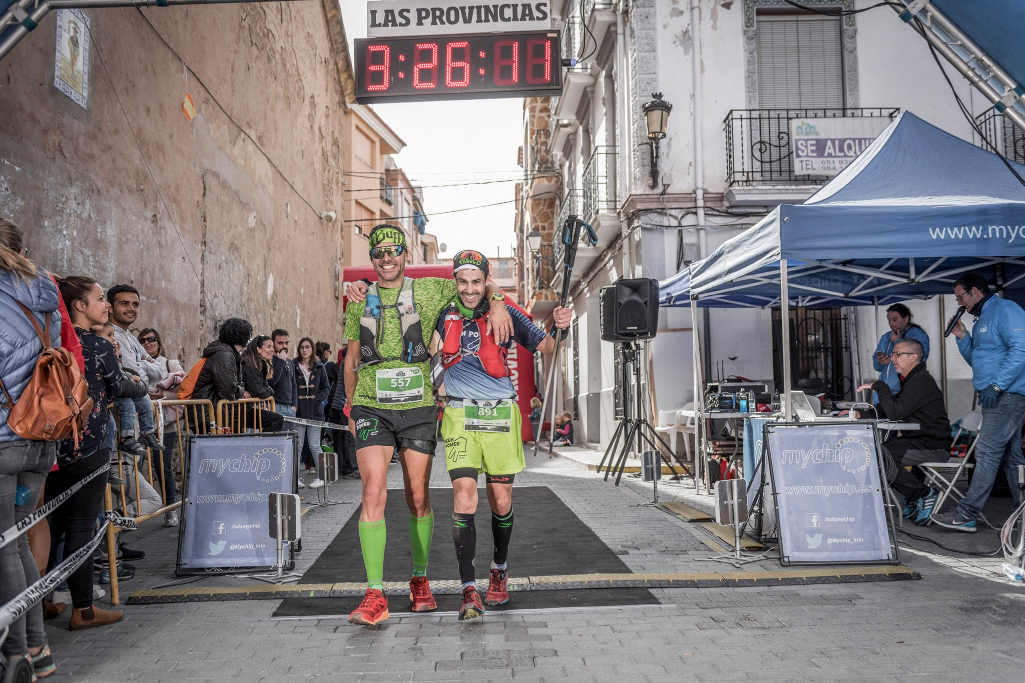 Galería de fotos de la llegada a meta de la carrera de 30 kilómetros del Trail de Montanejos 2018