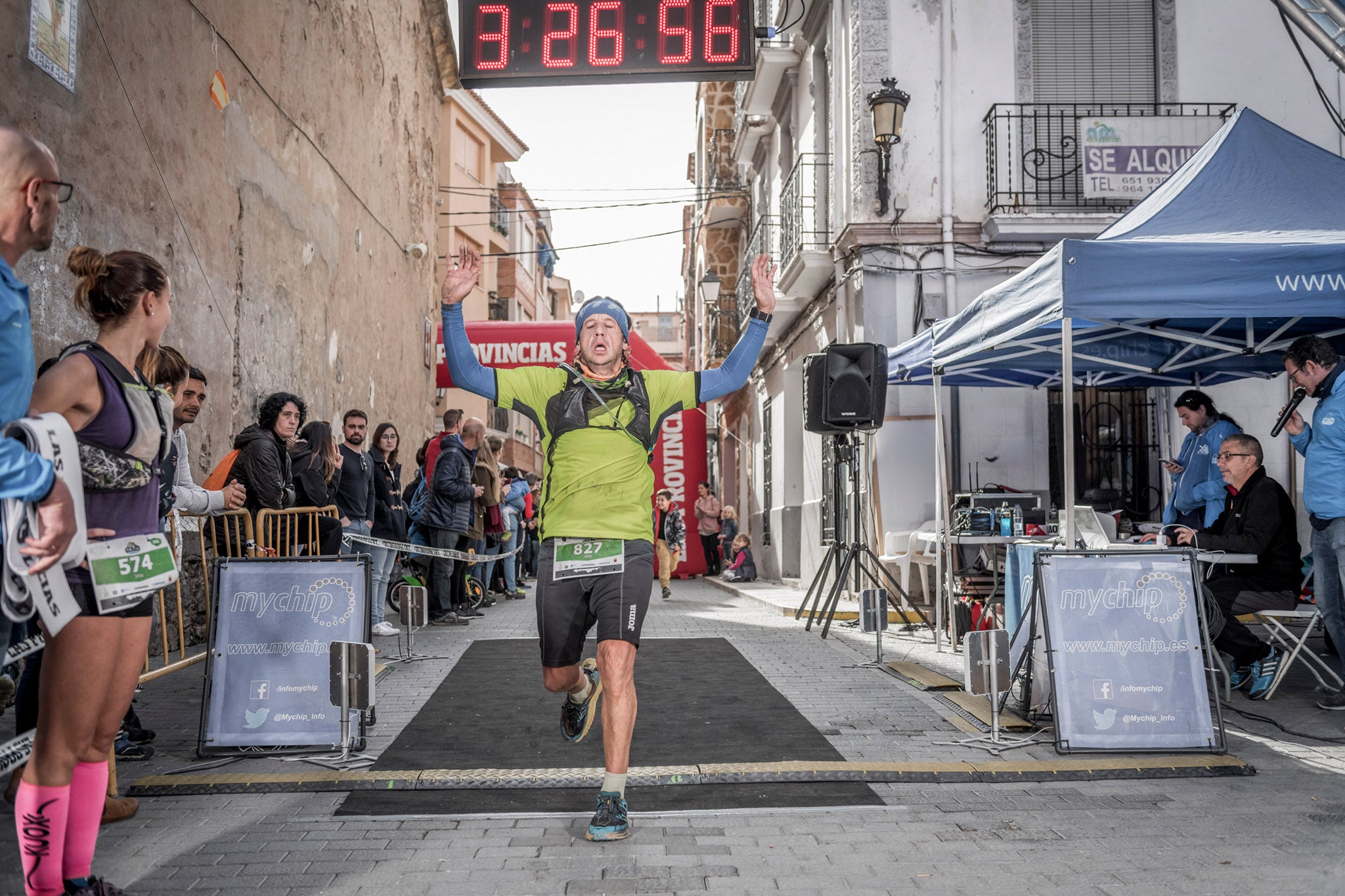 Galería de fotos de la llegada a meta de la carrera de 30 kilómetros del Trail de Montanejos 2018