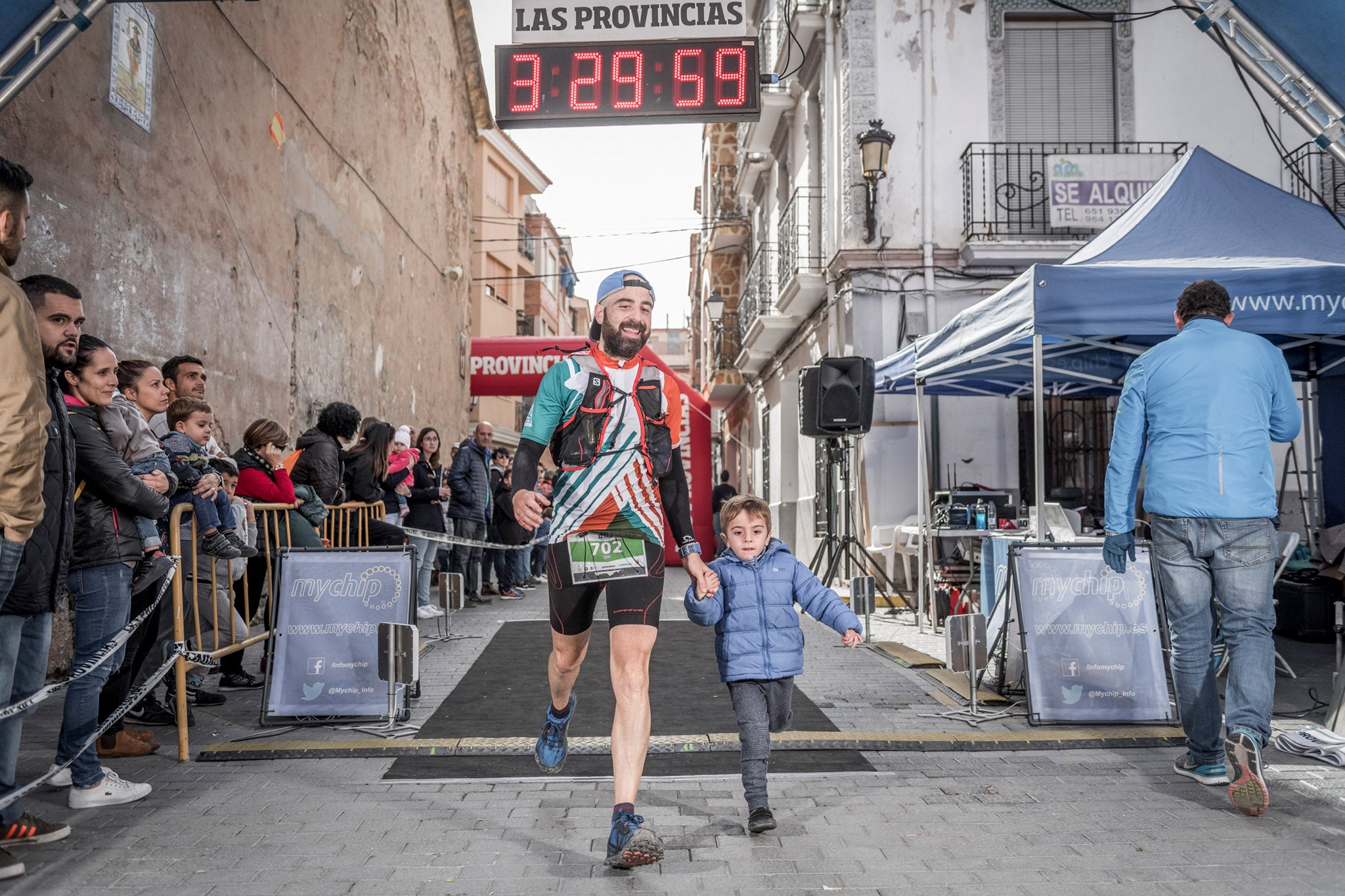 Galería de fotos de la llegada a meta de la carrera de 30 kilómetros del Trail de Montanejos 2018