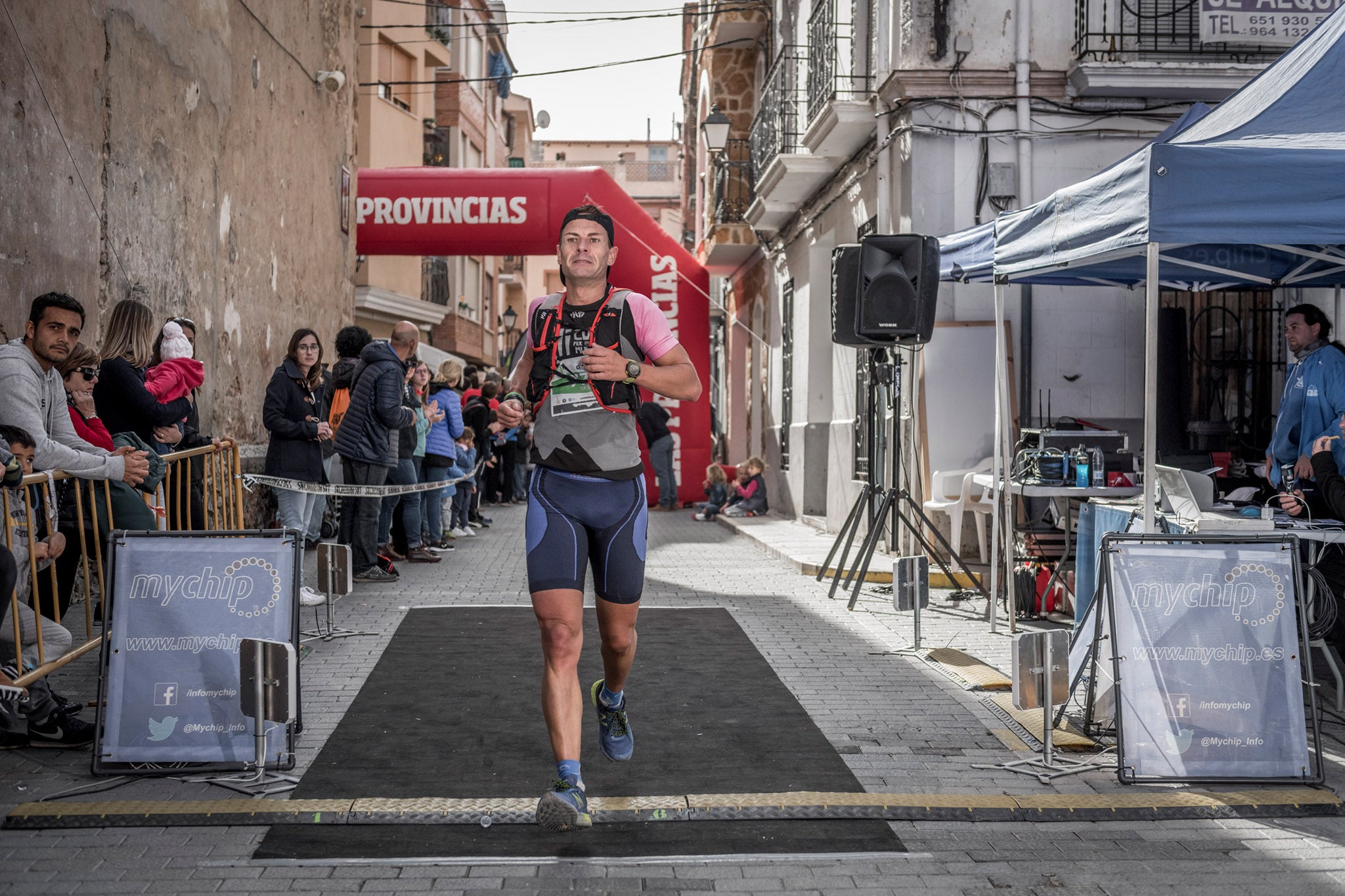 Galería de fotos de la llegada a meta de la carrera de 30 kilómetros del Trail de Montanejos 2018