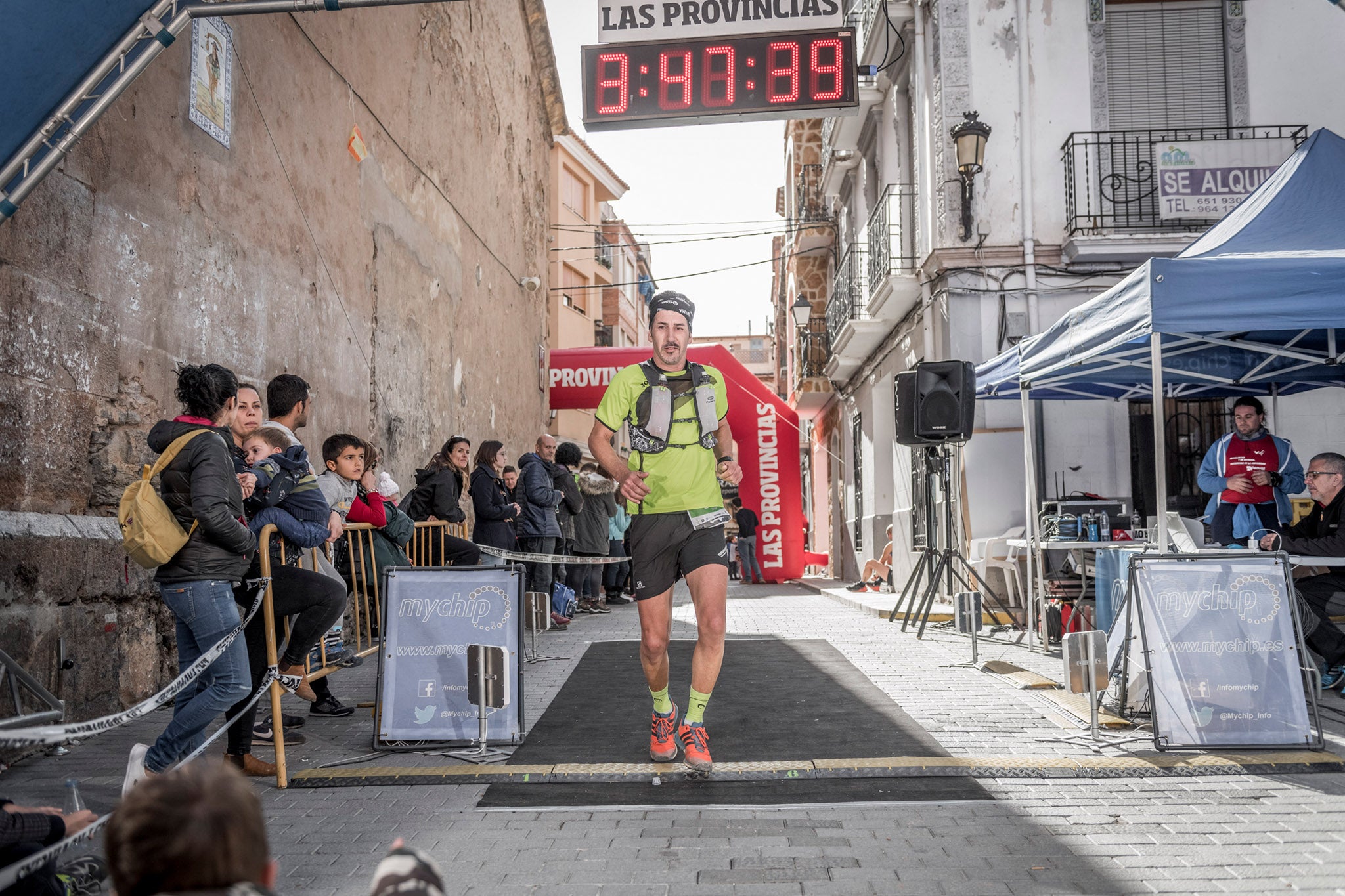 Galería de fotos de la llegada a meta de la carrera de 30 kilómetros del Trail de Montanejos 2018