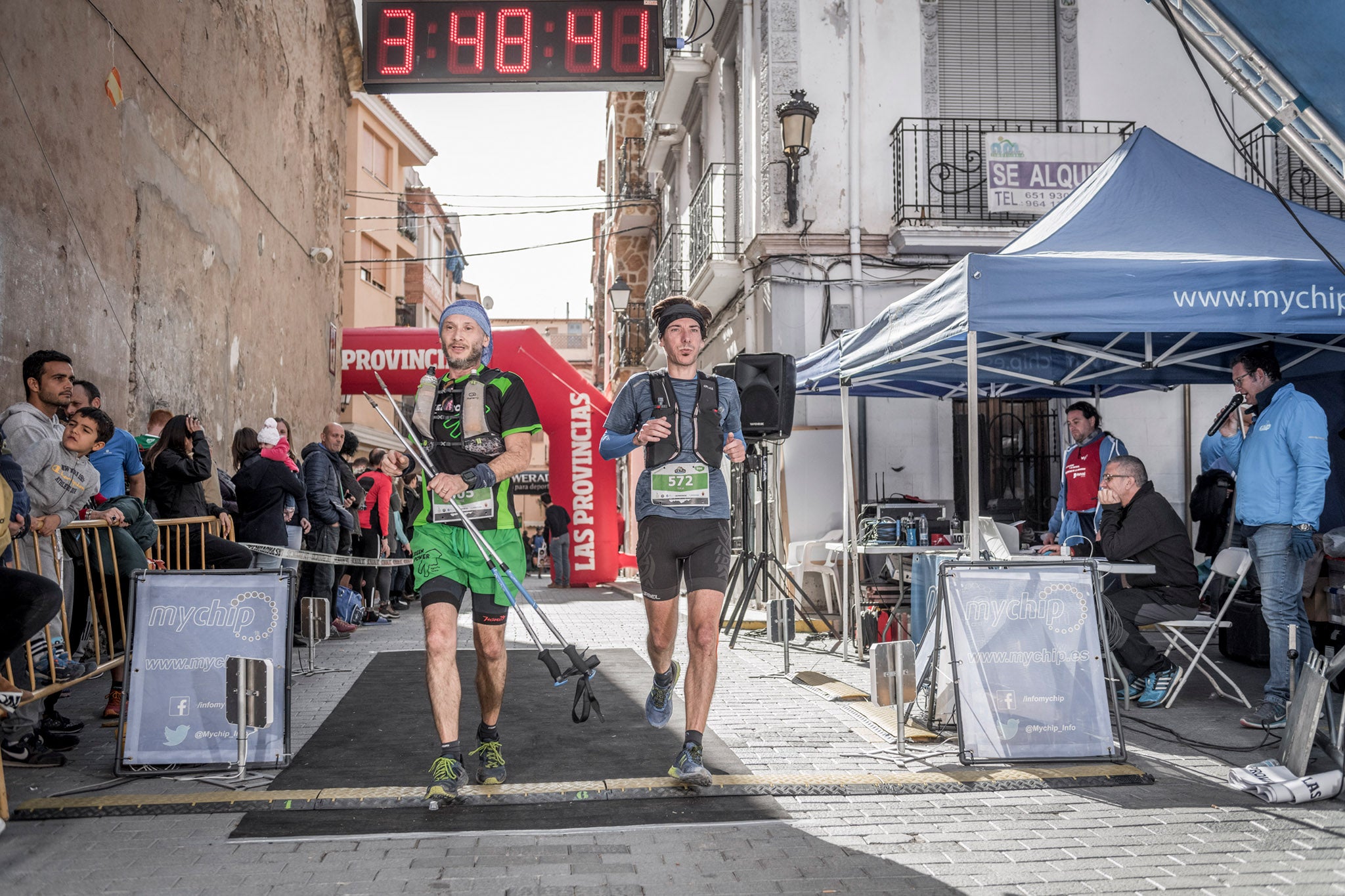 Galería de fotos de la llegada a meta de la carrera de 30 kilómetros del Trail de Montanejos 2018