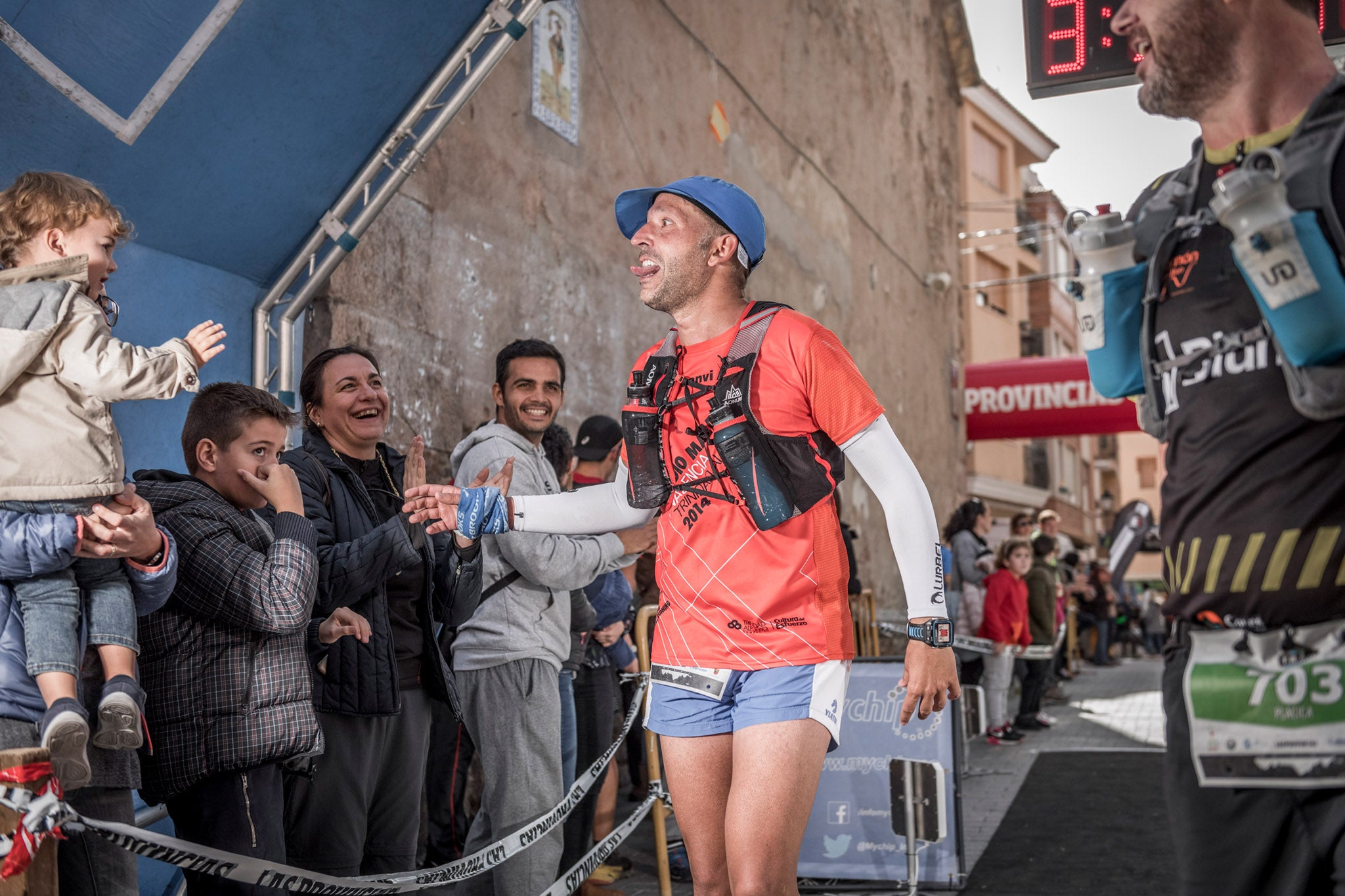 Galería de fotos de la llegada a meta de la carrera de 30 kilómetros del Trail de Montanejos 2018