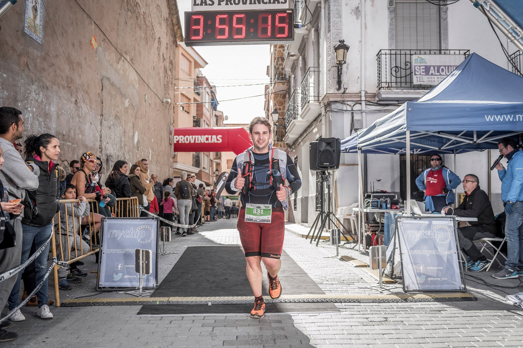 Galería de fotos de la llegada a meta de la carrera de 30 kilómetros del Trail de Montanejos 2018