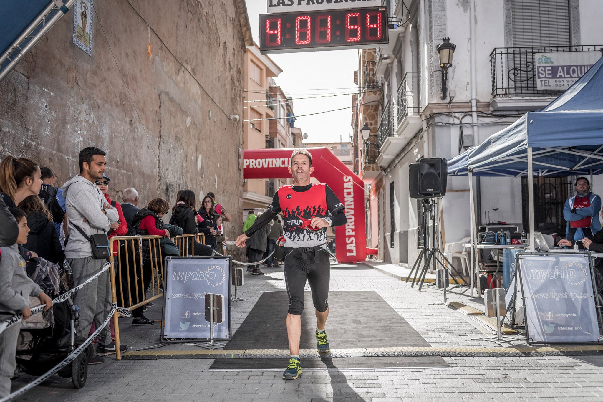 Galería de fotos de la llegada a meta de la carrera de 30 kilómetros del Trail de Montanejos 2018