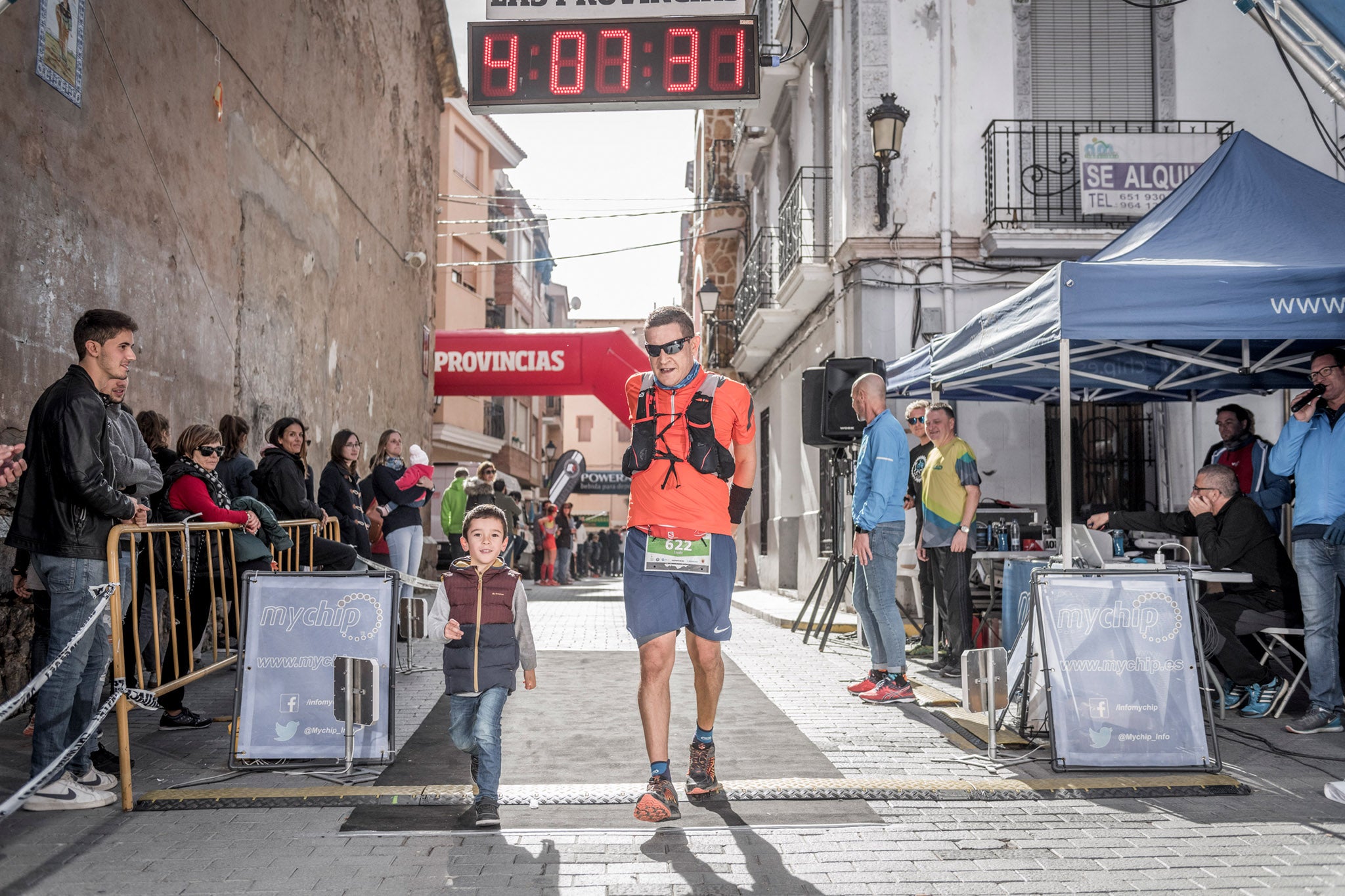 Galería de fotos de la llegada a meta de la carrera de 30 kilómetros del Trail de Montanejos 2018