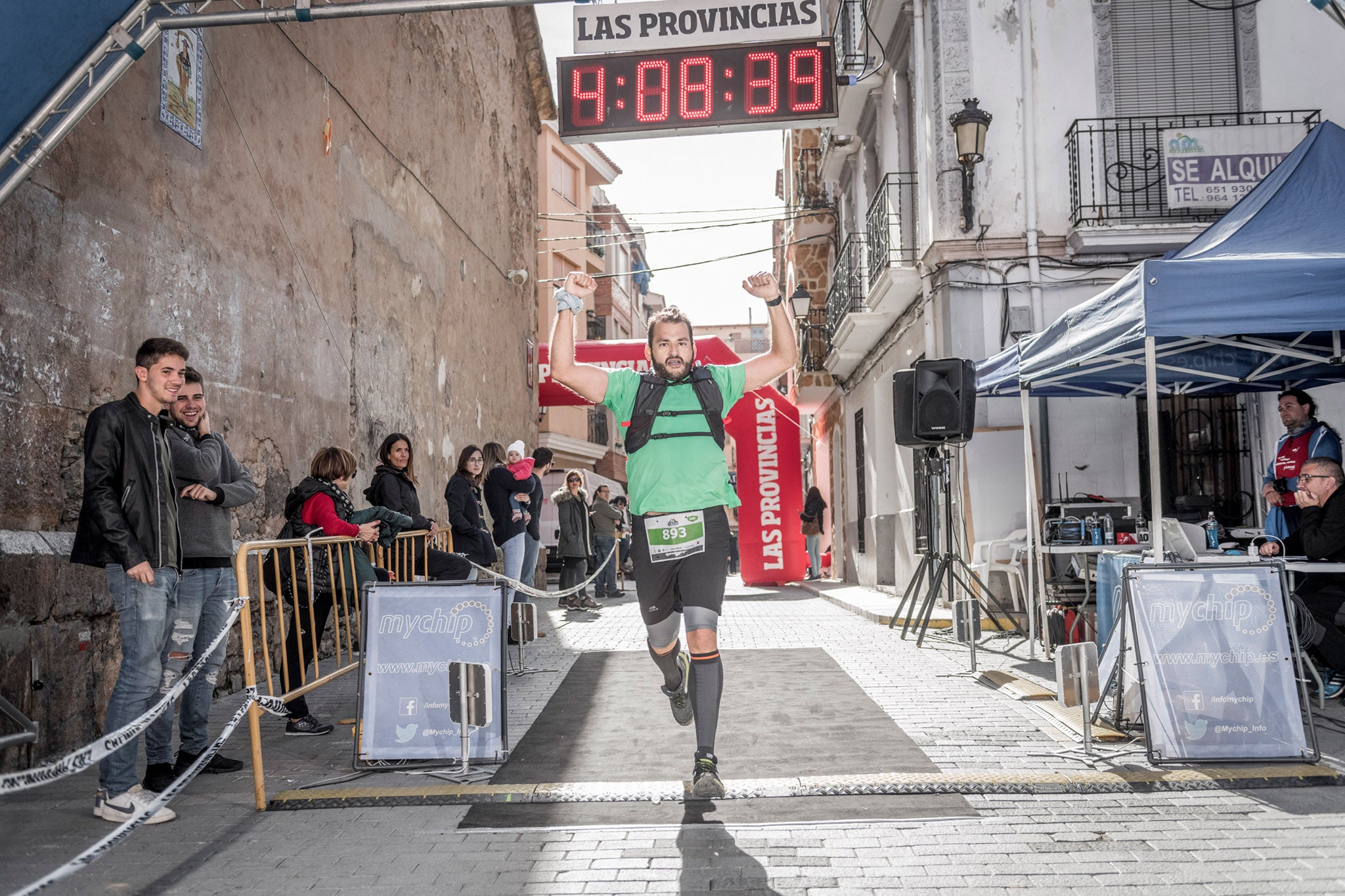 Galería de fotos de la llegada a meta de la carrera de 30 kilómetros del Trail de Montanejos 2018