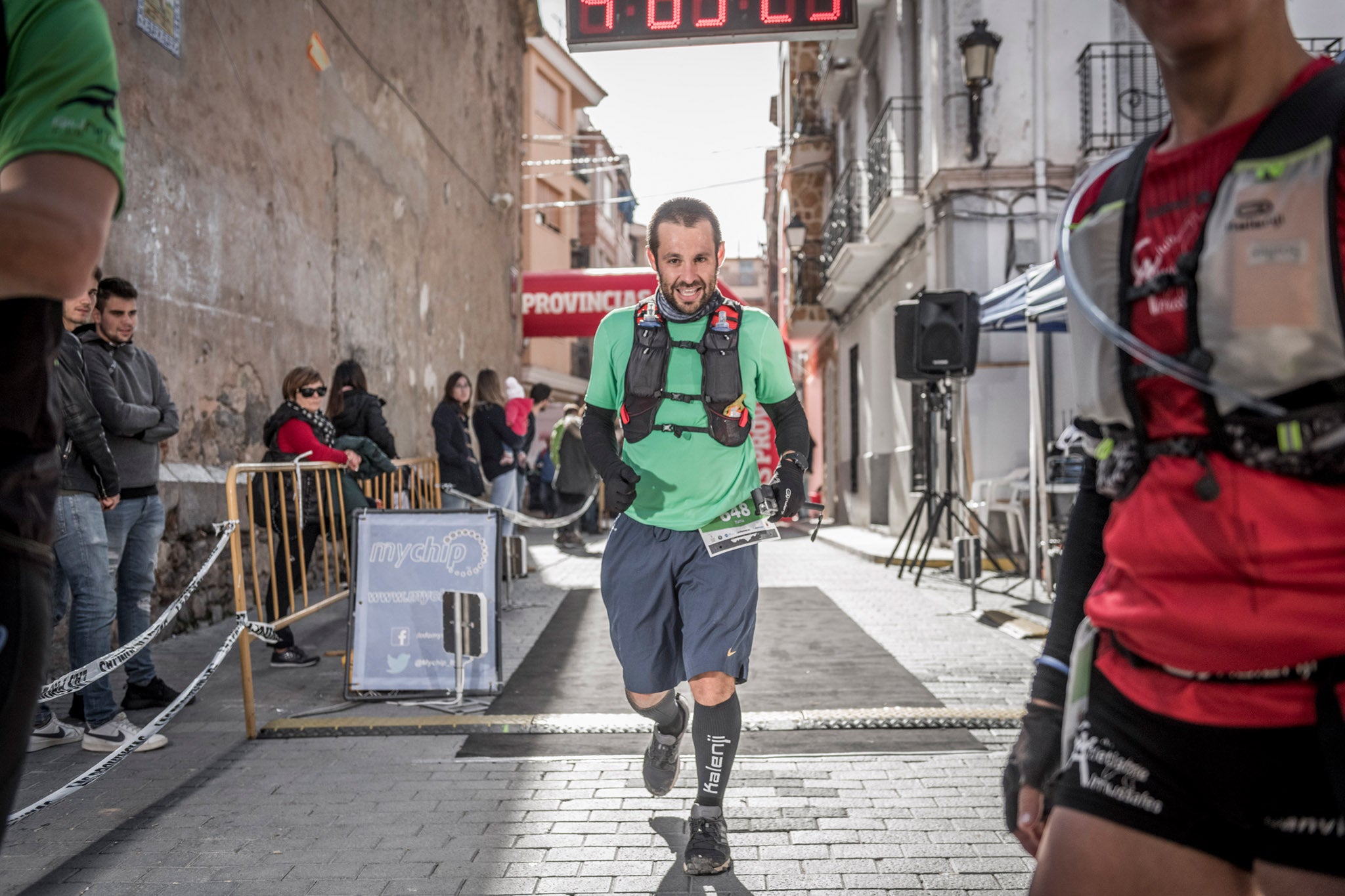 Galería de fotos de la llegada a meta de la carrera de 30 kilómetros del Trail de Montanejos 2018