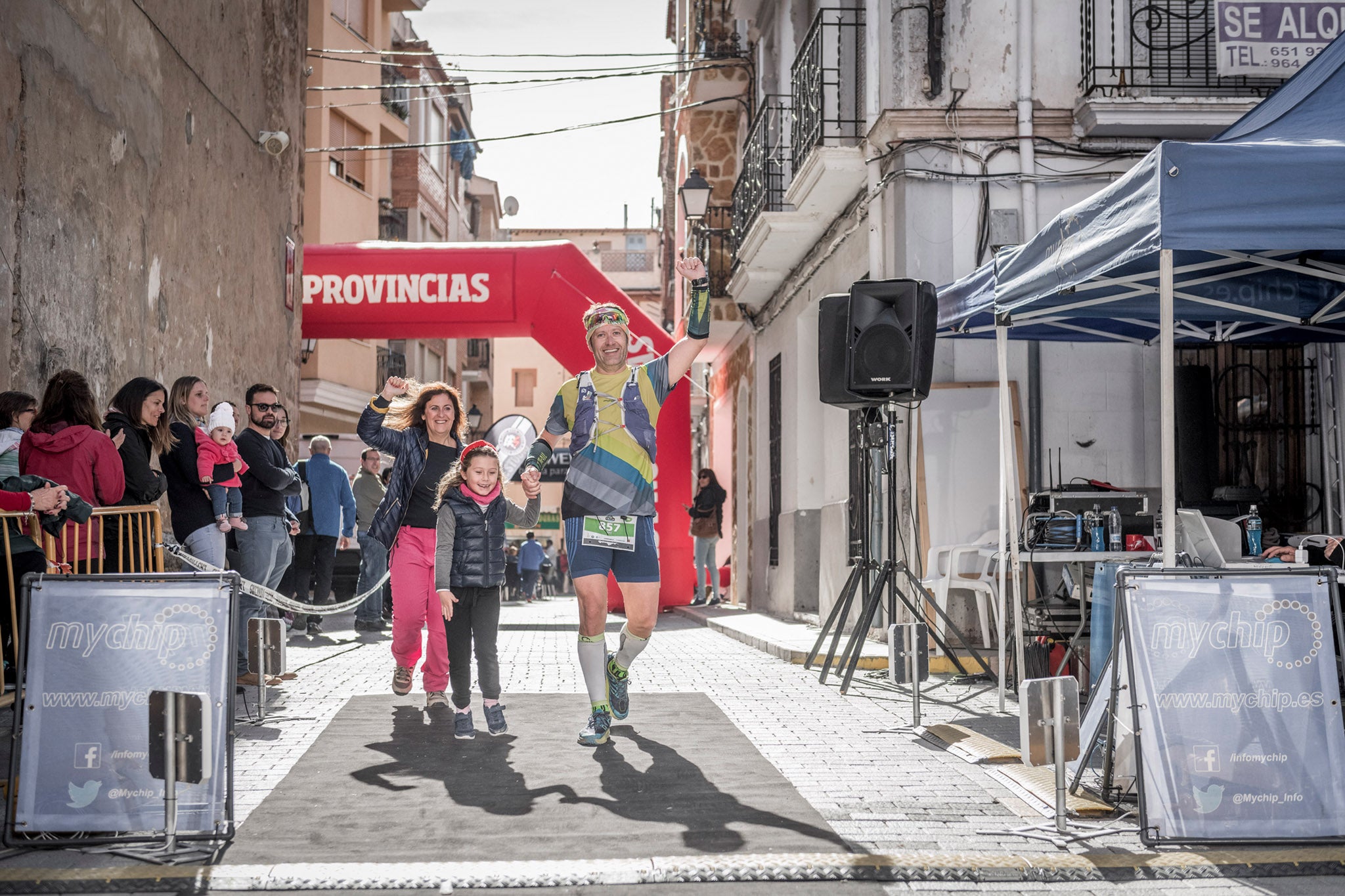 Galería de fotos de la llegada a meta de la carrera de 30 kilómetros del Trail de Montanejos 2018