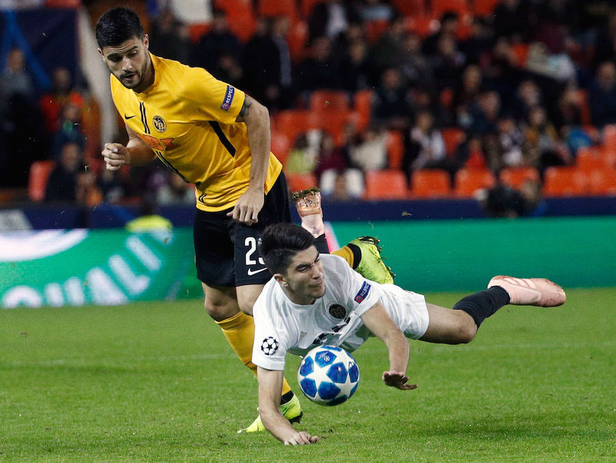 Estas son las imágenes que deja el choque de la cuarta jornada de Champions en Mestalla