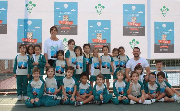 Más de 1.200 alumnos de primaria corren contra la leucemia infantil