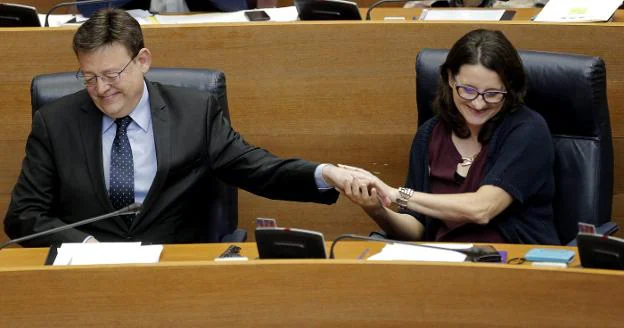 Ximo Puig, presidente de la Generalitat, junto a la vicepresidenta, Mónica Oltra. 