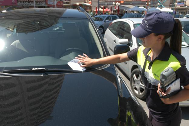 Las multas por falsear el ticket de la ORA podrían convertirse en delito.