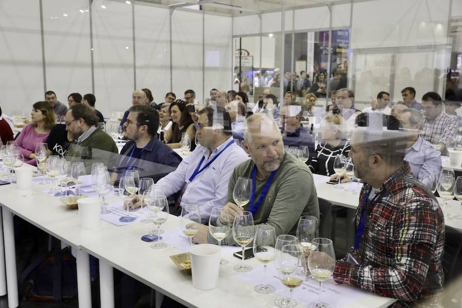 El cocinero Óscar Torrijos, quien fue el primero en conseguir una Estrella Michelin en Valencia y que se ha convertido en maestro y mentor de muchos de los grandes nombres de la gastronomía mediterránea actual, es el ganador del I Premio Chef Gastrónoma. La creación de estos galardones es una de las novedades que la organización del certamen Gastrónoma ha preparado para esta edición del evento, que se celebra del domingo 11 al martes 13 de noviembre en Feria Valencia. Gastrónoma 2018 abre sus puertas con el mejor programa de los últimos años. Todos los detalles y las entradas están disponibles ya en www.gastronoma.es