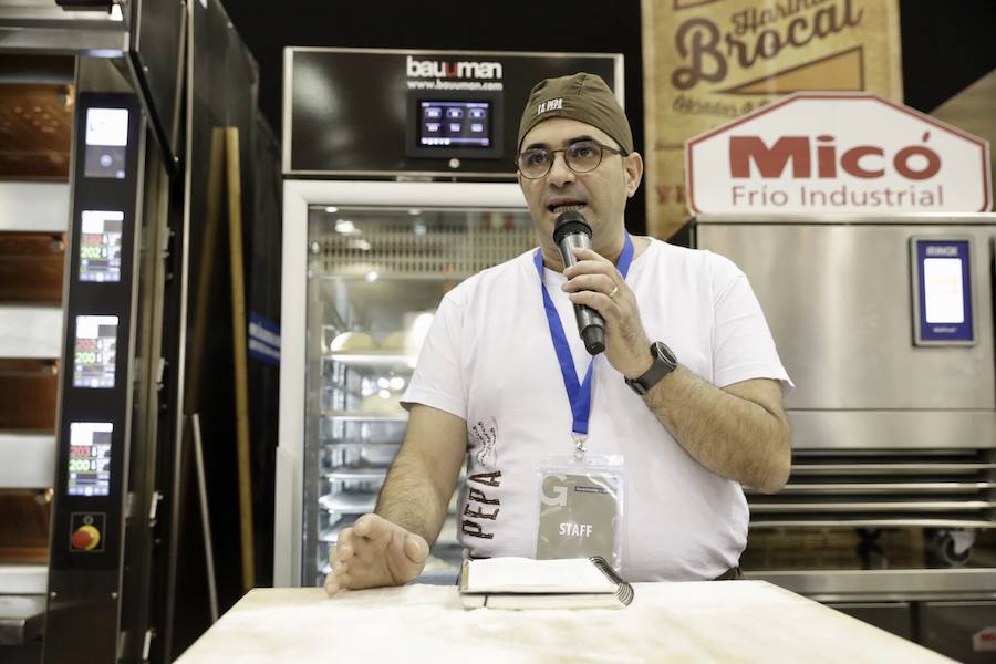 El cocinero Óscar Torrijos, quien fue el primero en conseguir una Estrella Michelin en Valencia y que se ha convertido en maestro y mentor de muchos de los grandes nombres de la gastronomía mediterránea actual, es el ganador del I Premio Chef Gastrónoma. La creación de estos galardones es una de las novedades que la organización del certamen Gastrónoma ha preparado para esta edición del evento, que se celebra del domingo 11 al martes 13 de noviembre en Feria Valencia. Gastrónoma 2018 abre sus puertas con el mejor programa de los últimos años. Todos los detalles y las entradas están disponibles ya en www.gastronoma.es