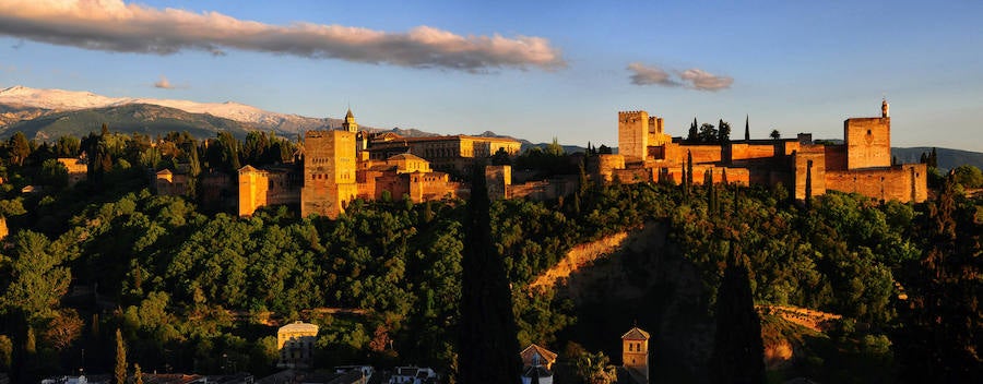 1. La Alhambra vista desde el mirador de San Nicolás.