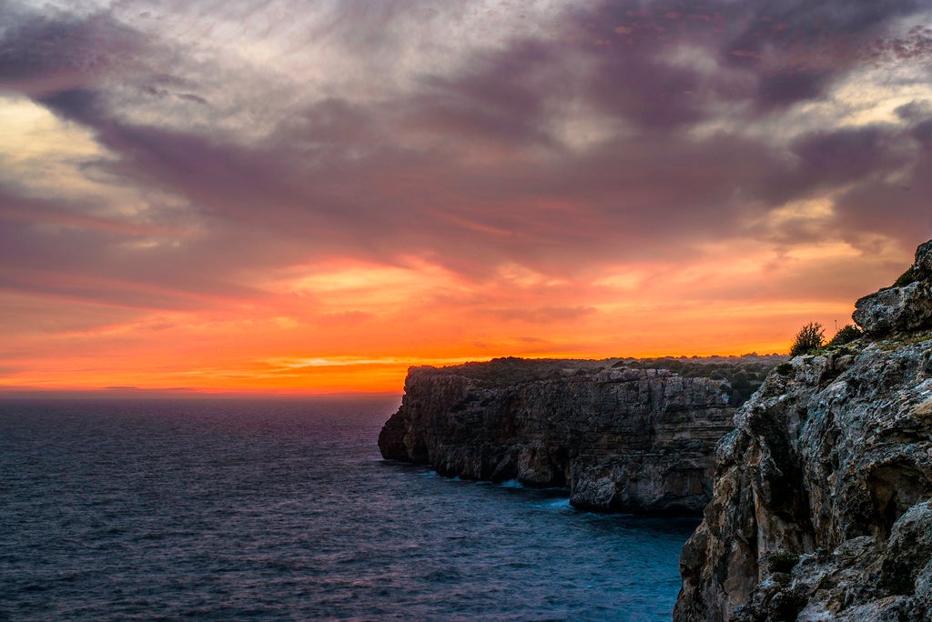 4. Desde la Cova d’en Xoroi, en Menorca.