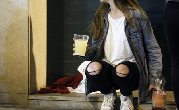 Botellón en las calles del centro de Valencia. 