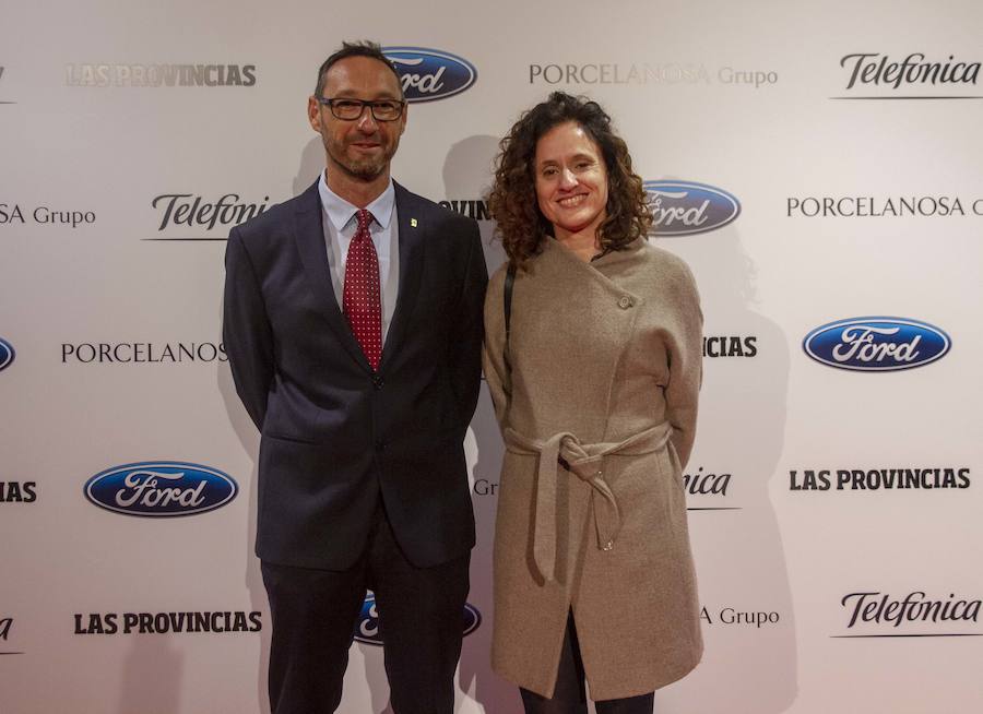 El director del Campus de Gandia de la Universitat Politècnica de València, Jesús Alba, y la técnica de Comunicación del Campus, Sandra Barrancos.