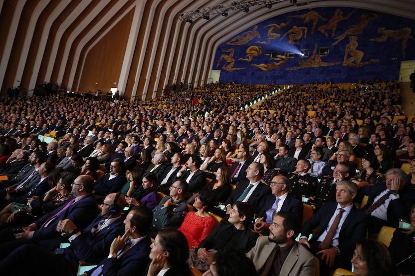 Los centenares de asistentes durante la gala en el Palau de les Arts. 