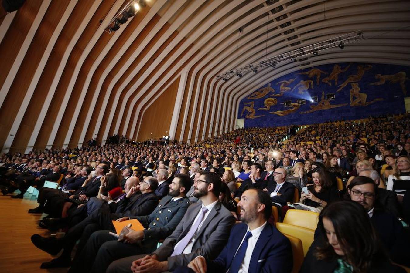 Los centenares de asistentes durante la gala en el Palau de les Arts. 