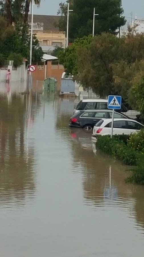 En doce horas se registrado hasta 300 litros por metro cuadrado en Ador, 285,2 litros en la localidad de Rótova; 213,4 en Barx; en La Font d'en Carròs, 157; 144,2 en Villalonga; y 134 en Pinet.