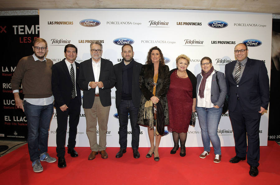 Raimon Marí, los alcaldes de Burjassot y Albal, Rafa García y Ramón Marí, Aarón Cano, Mercedes Caballero, secretaria general del PSPV provincial, Mercedes Berenguer, Isabel García y Antonio Galán.