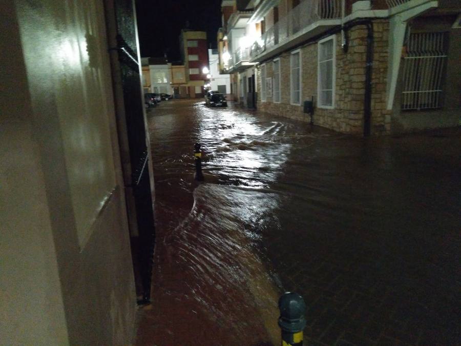 Fotos: Lluvias en Valencia: Desbordamientos, inundaciones y carreteras cortadas en la provincia de Valencia