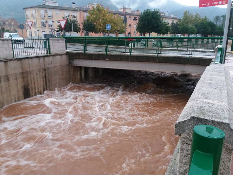 Fotos: Lluvias en Valencia: Desbordamientos, inundaciones y carreteras cortadas en la provincia de Valencia