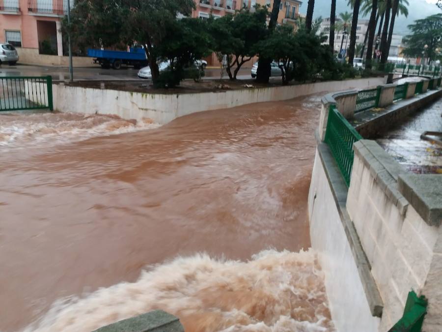 Fotos: Lluvias en Valencia: Desbordamientos, inundaciones y carreteras cortadas en la provincia de Valencia