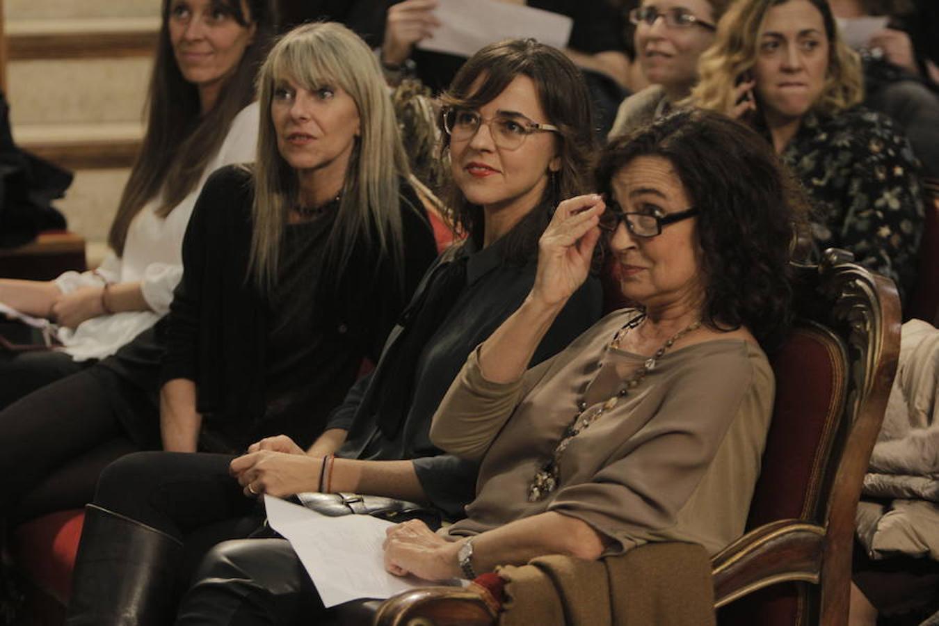 La organización valenciana One Day Yes ha logrado de nuevo su objetivo con la subasta solidaria que se ha celebrado en el Centro Cultural de la Nau. El evento ha reunido a más de 300 valencianos que quisieron colaborar en el proyecto: cubrir el coste del programa de nutrición de los niños de la escuela Twashukuru Nursery School en Lamu (Kenia). La sociedad valenciana se volcó con este evento. La obra del artista valenciano Nassio Bayarrri fue la que consiguió la puja más alta de toda la noche.