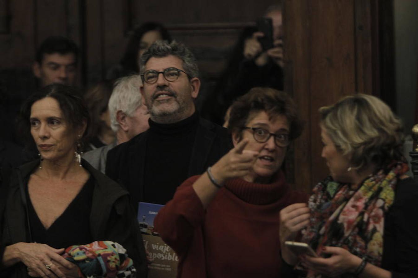 La organización valenciana One Day Yes ha logrado de nuevo su objetivo con la subasta solidaria que se ha celebrado en el Centro Cultural de la Nau. El evento ha reunido a más de 300 valencianos que quisieron colaborar en el proyecto: cubrir el coste del programa de nutrición de los niños de la escuela Twashukuru Nursery School en Lamu (Kenia). La sociedad valenciana se volcó con este evento. La obra del artista valenciano Nassio Bayarrri fue la que consiguió la puja más alta de toda la noche.