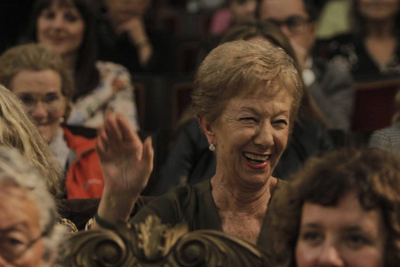 La organización valenciana One Day Yes ha logrado de nuevo su objetivo con la subasta solidaria que se ha celebrado en el Centro Cultural de la Nau. El evento ha reunido a más de 300 valencianos que quisieron colaborar en el proyecto: cubrir el coste del programa de nutrición de los niños de la escuela Twashukuru Nursery School en Lamu (Kenia). La sociedad valenciana se volcó con este evento. La obra del artista valenciano Nassio Bayarrri fue la que consiguió la puja más alta de toda la noche.